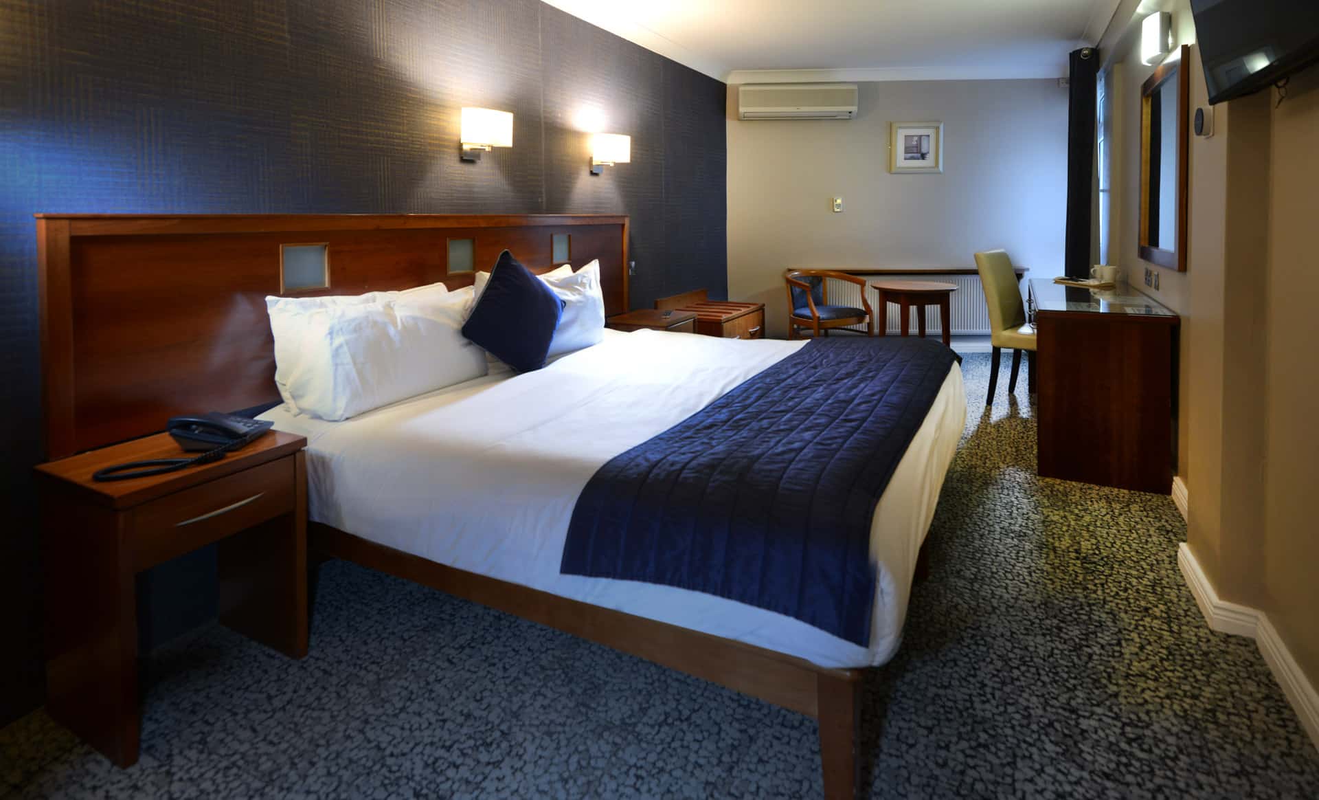 Bedroom in Imperial Hotel Galway